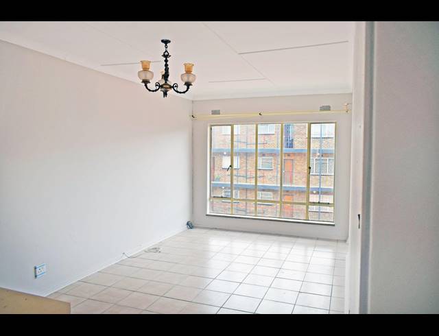 BEDROOM APARTMENT FOR SALE IN NEW REDRUTH